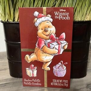 WINNIE THE POOH EYESHADOW CHRISTMAS HOLIDAY PALLETTE with MIRROR